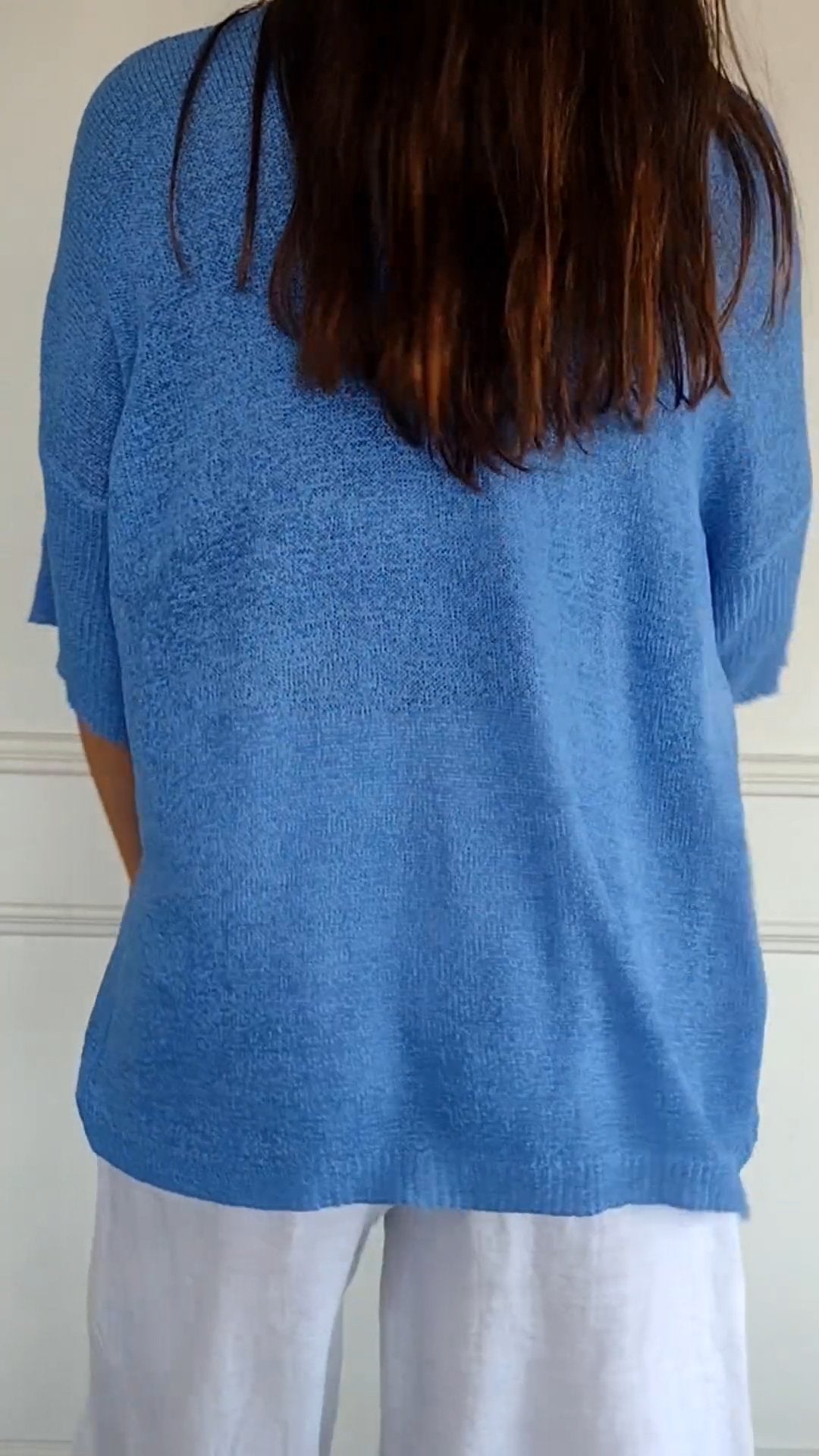 JANE | Stricktop in einfarbigem Design mit V-Ausschnitt